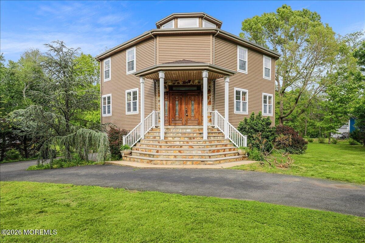 Smithburg Rd, Manalapan, NJ 07726