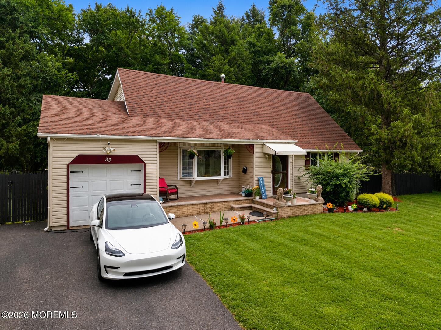 Heather Dr, Manalapan, NJ 07726