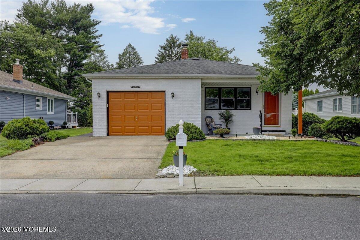 Biabou Dr, Toms River, NJ 08757