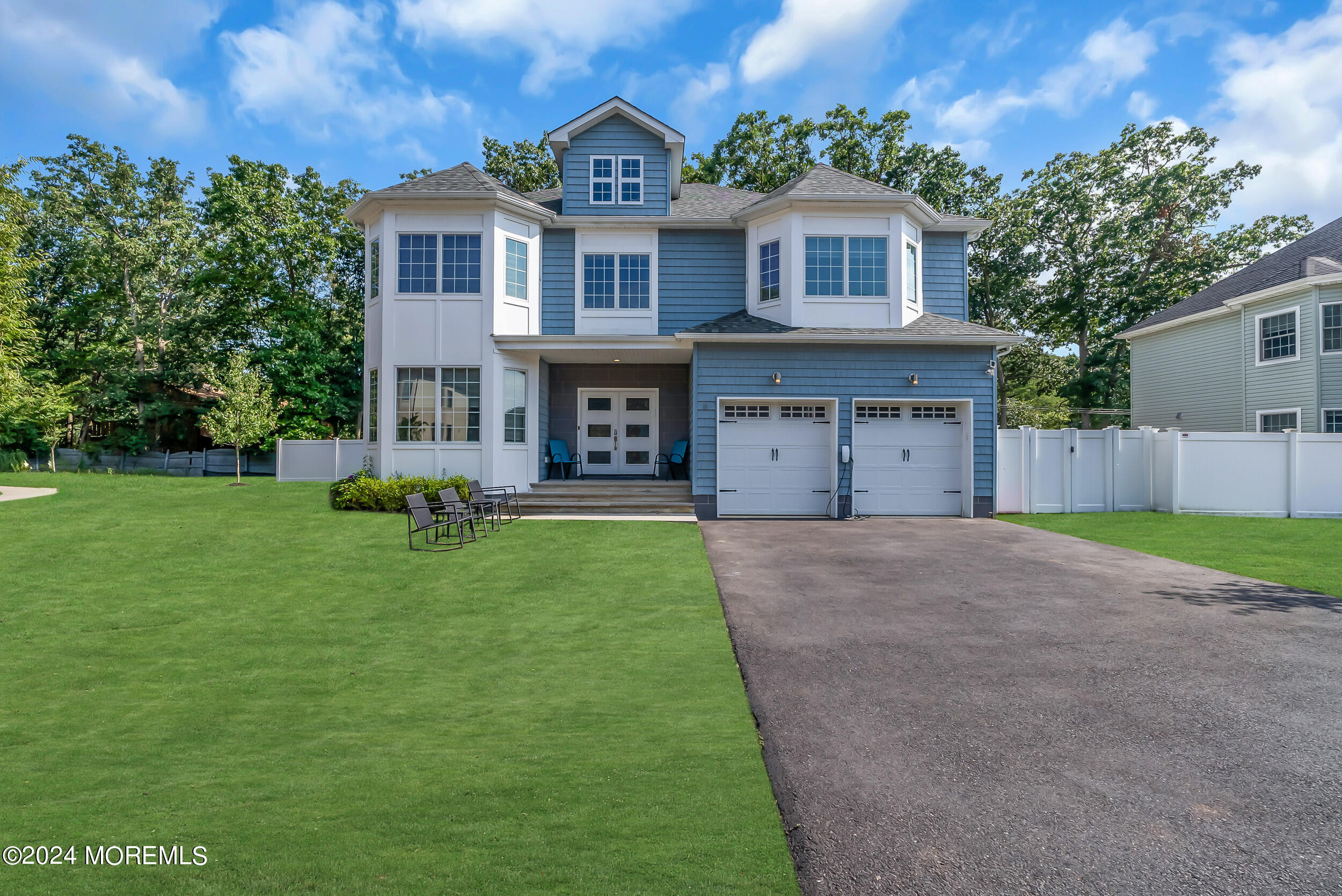 Sarah Ln, Eatontown, NJ 07724