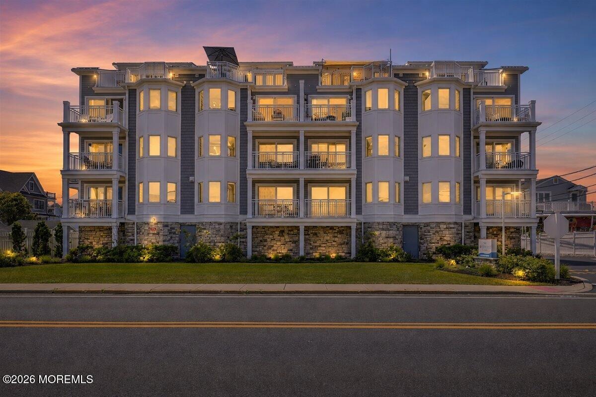 Ocean Ave, Sea Bright, NJ 07760