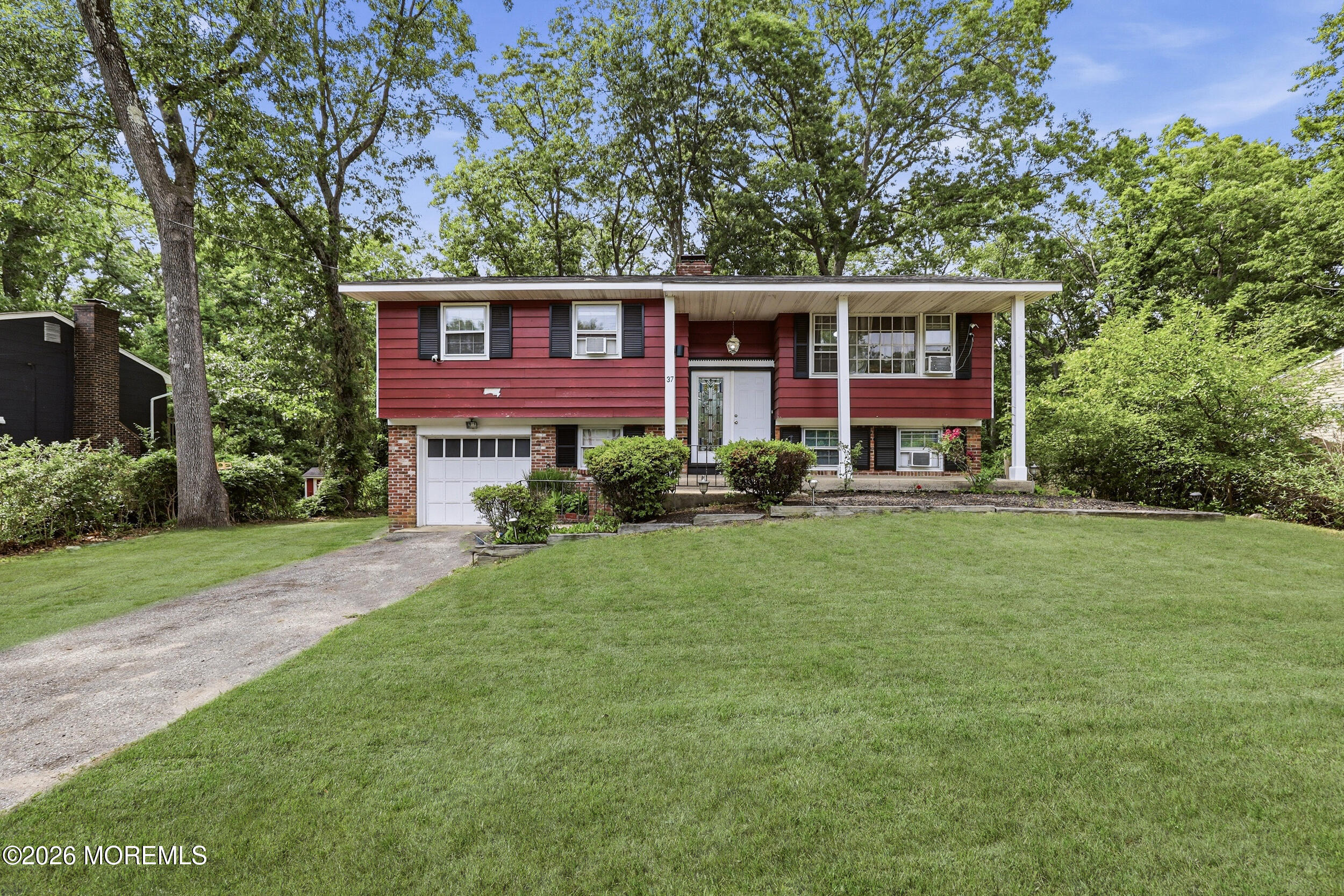 Raymond Ave, Toms River, NJ 08755