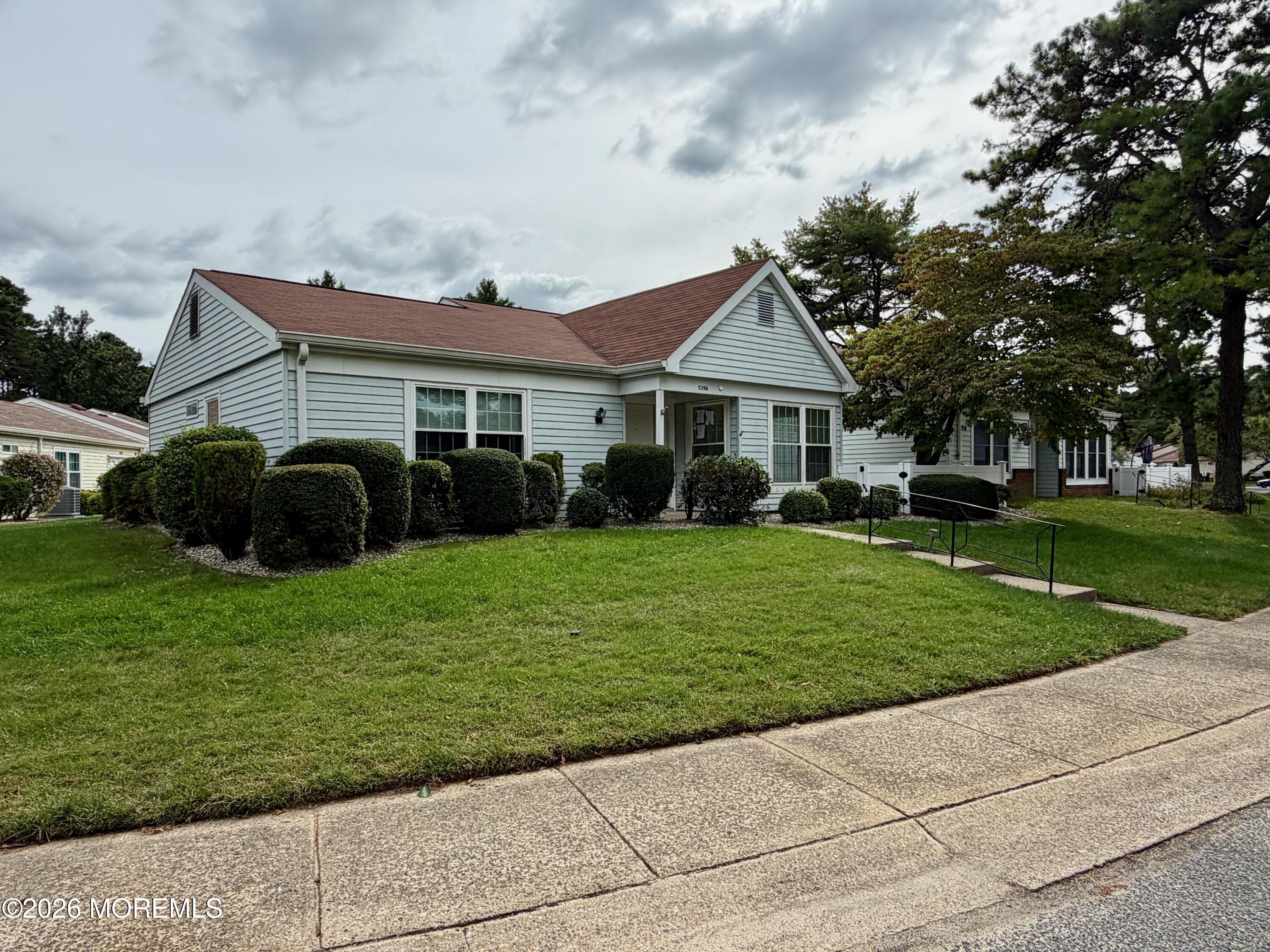 Warwick Ct, Manchester, NJ 08759