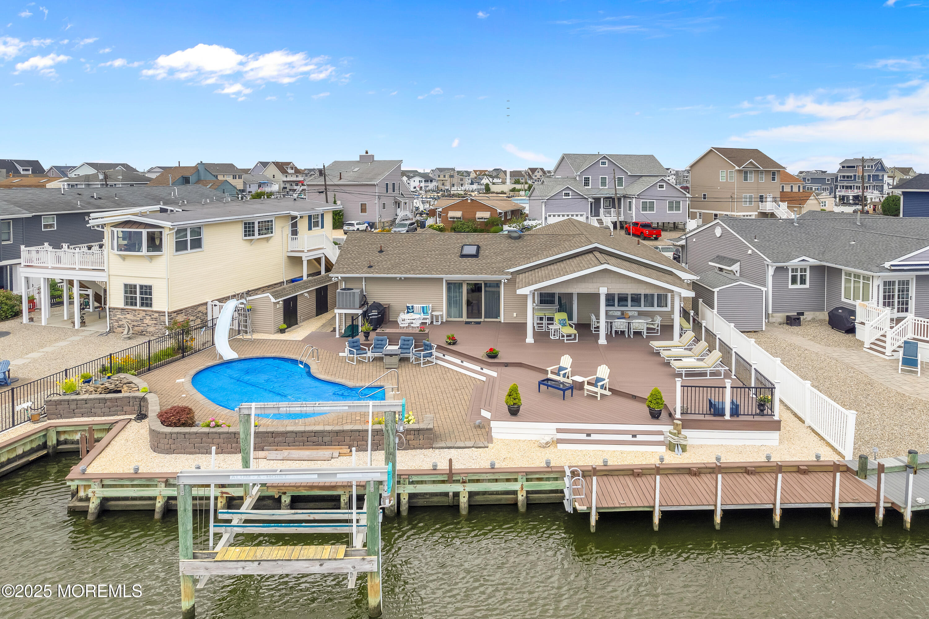 Venice Dr, Lavallette, NJ 08735