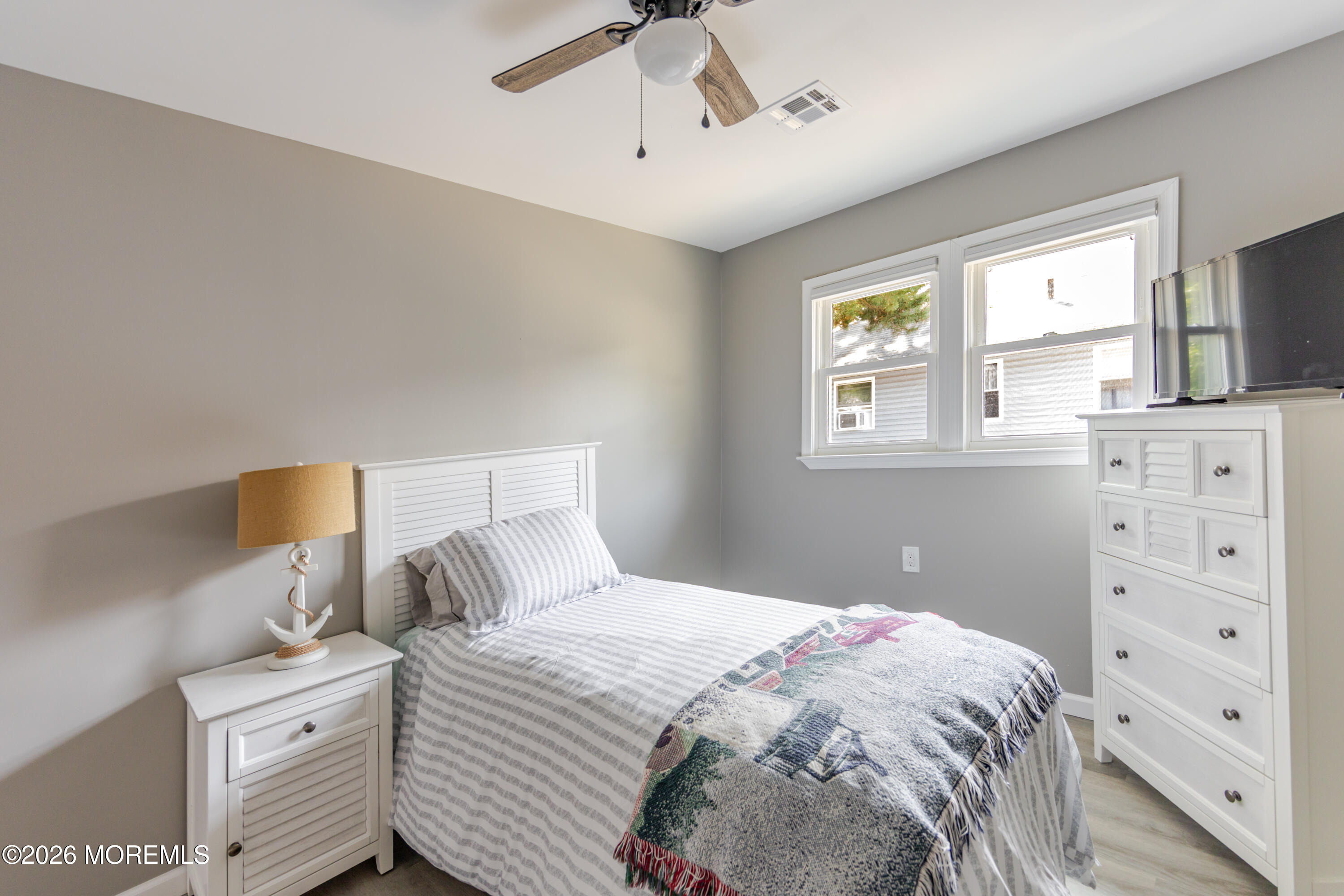 Mount Logan Ln, Toms River, NJ 08753