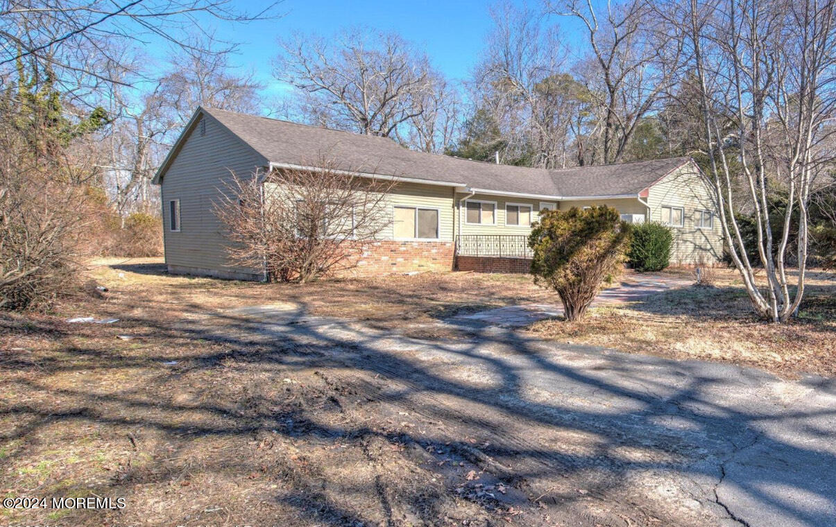 5th St, Howell, NJ 07731