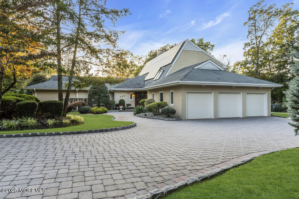 Eagle Point Dr, Toms River, NJ 08753
