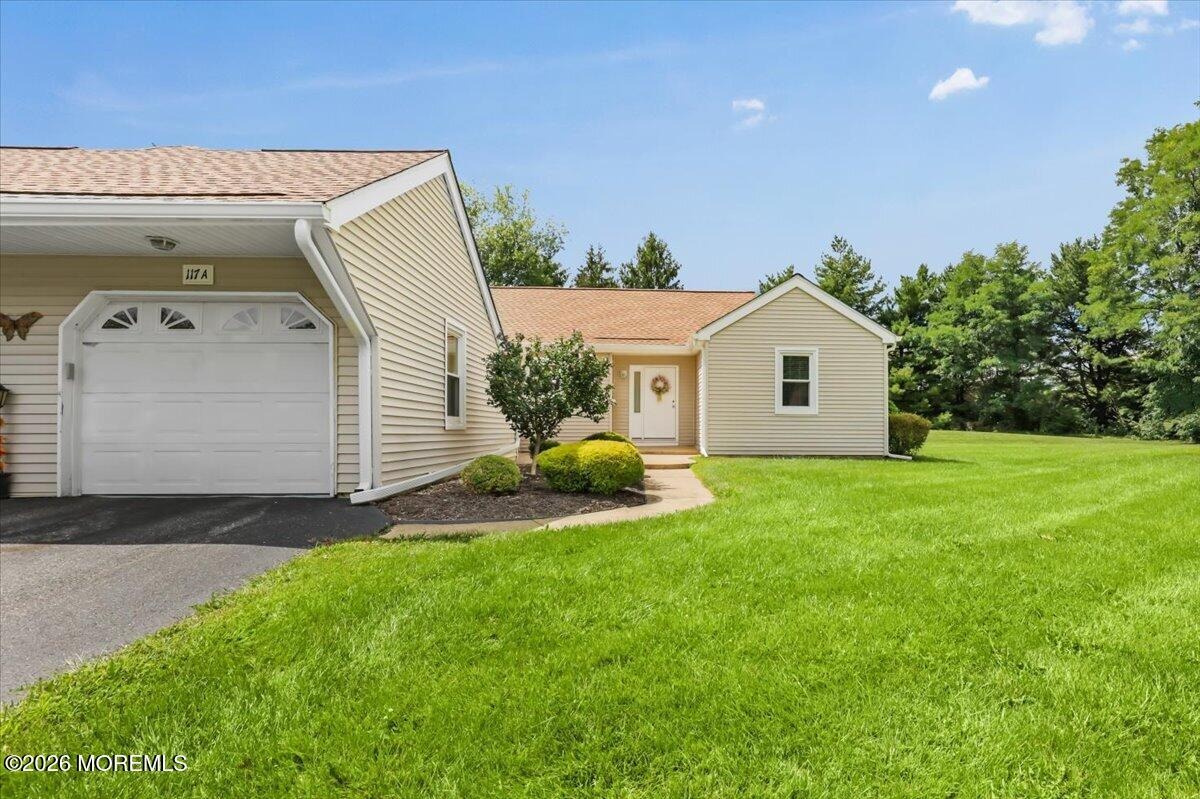 Lowens Strasse , Freehold, NJ 07728