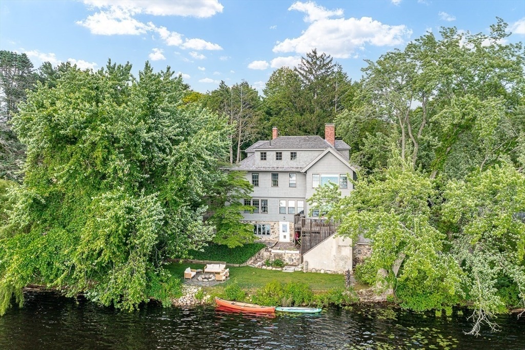 Lakeview Ter, Winchester, MA 01890