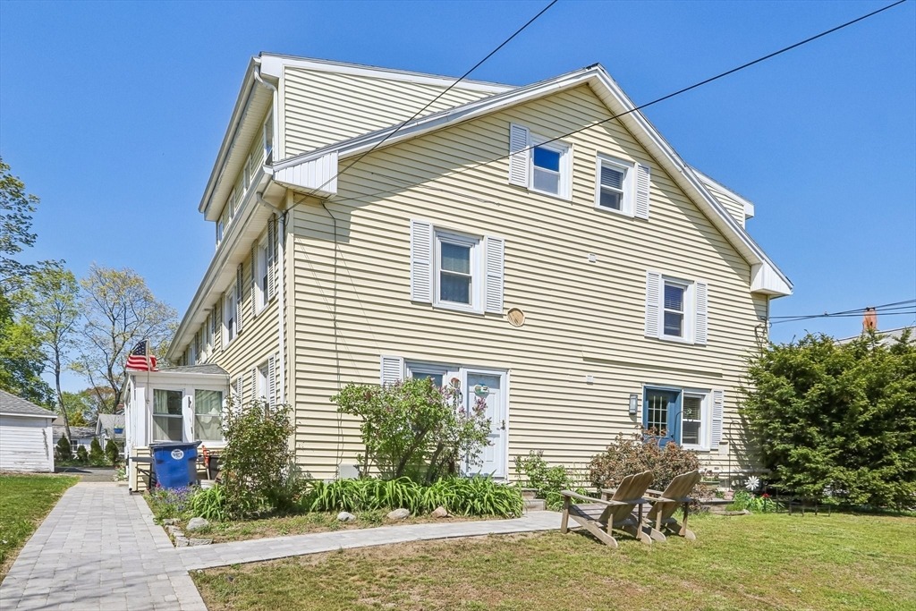 Village St, Medway, MA 02053
