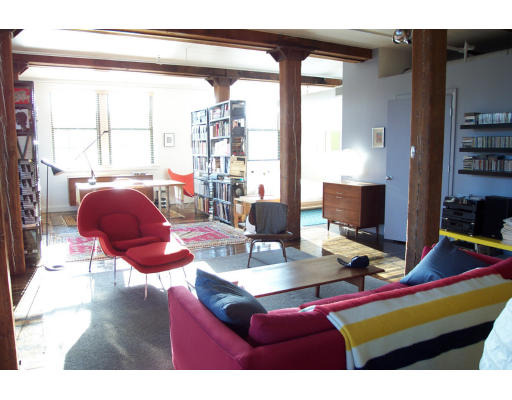 1st St, South Boston, MA 02127
