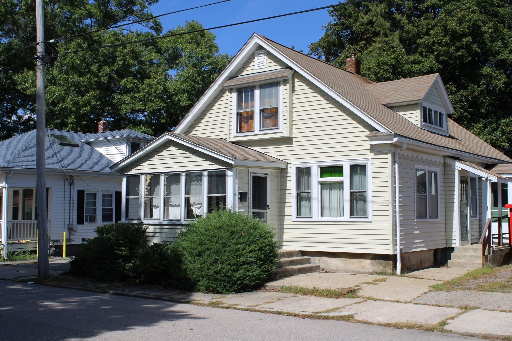 Clarence St, Attleboro, MA 02703