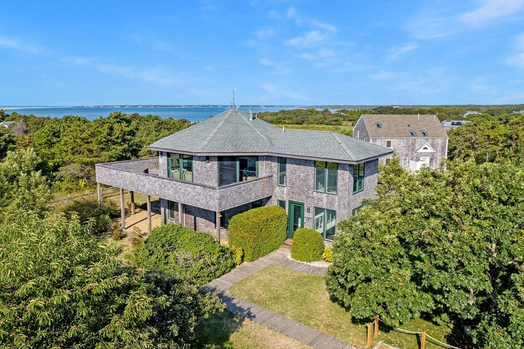 Washque Ave, Edgartown, MA 02539