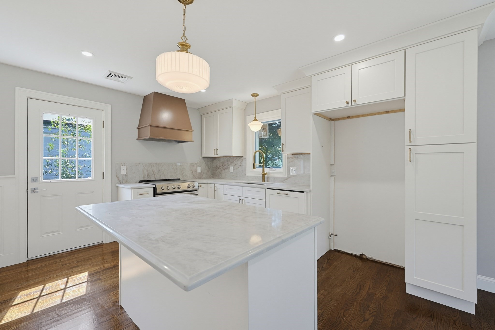 Hamilton St, Framingham, MA 01701