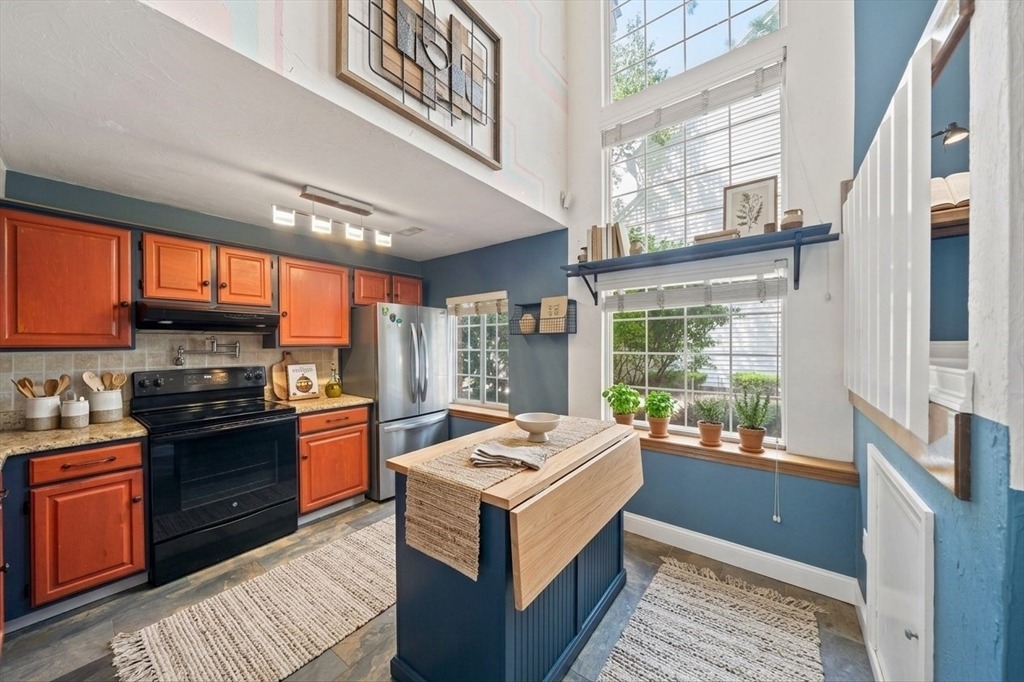 Tall Oaks Dr, South Weymouth, MA 02190