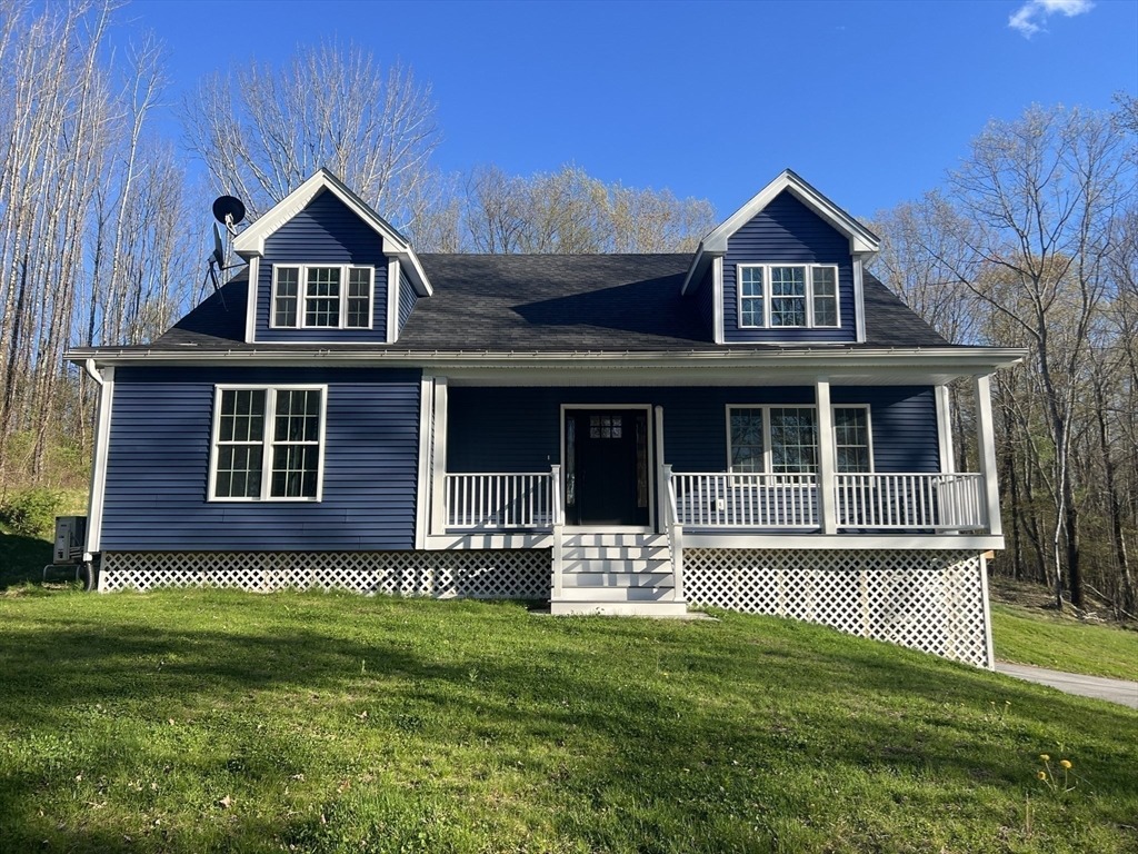 Pumpkin Ln, Charlton, MA 01507