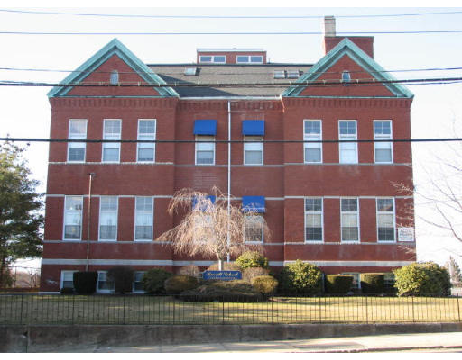 Boston St, Lynn, MA 01905