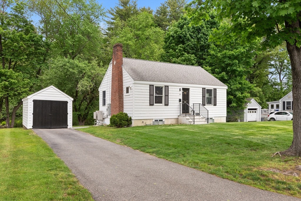 Crest Rd, Lynnfield, MA 01940