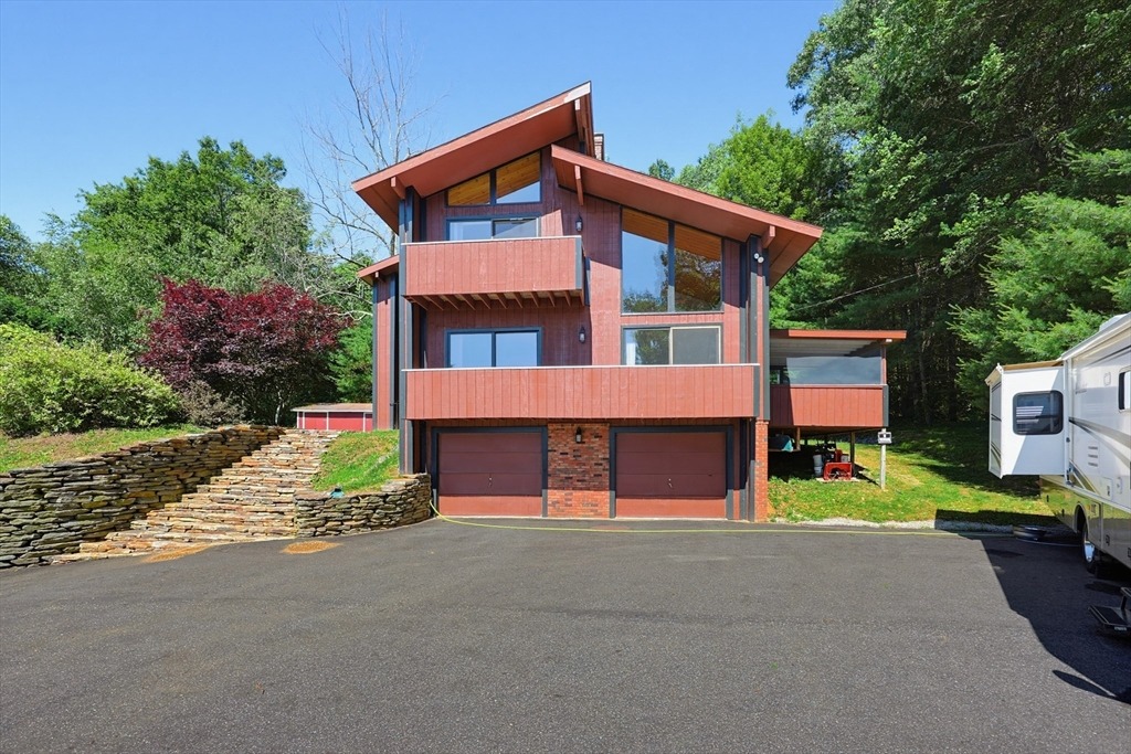 Jolicoeur Ave, Spencer, MA 01562