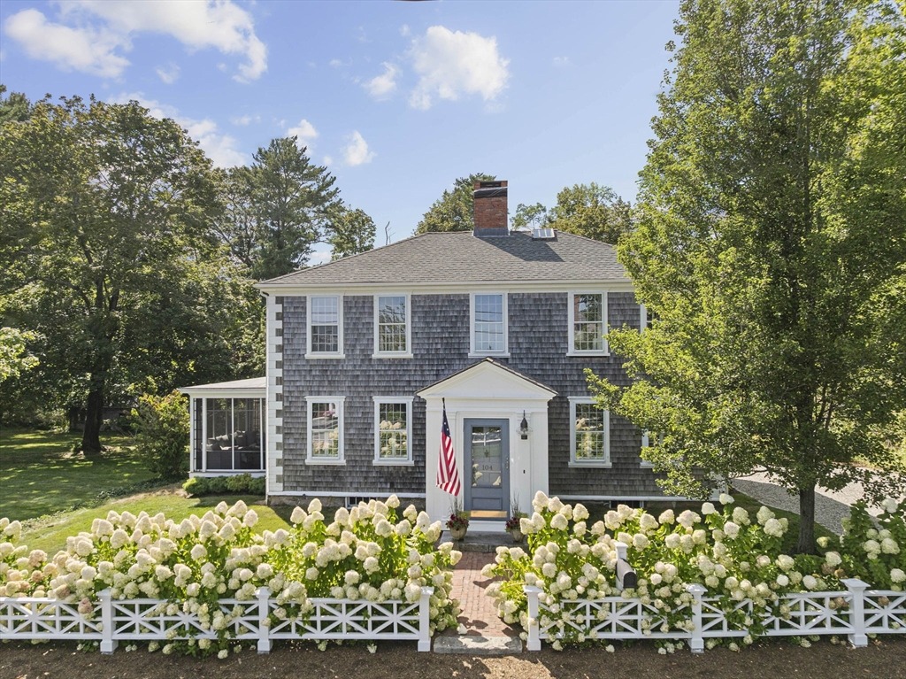 Standish St, Duxbury, MA 02332
