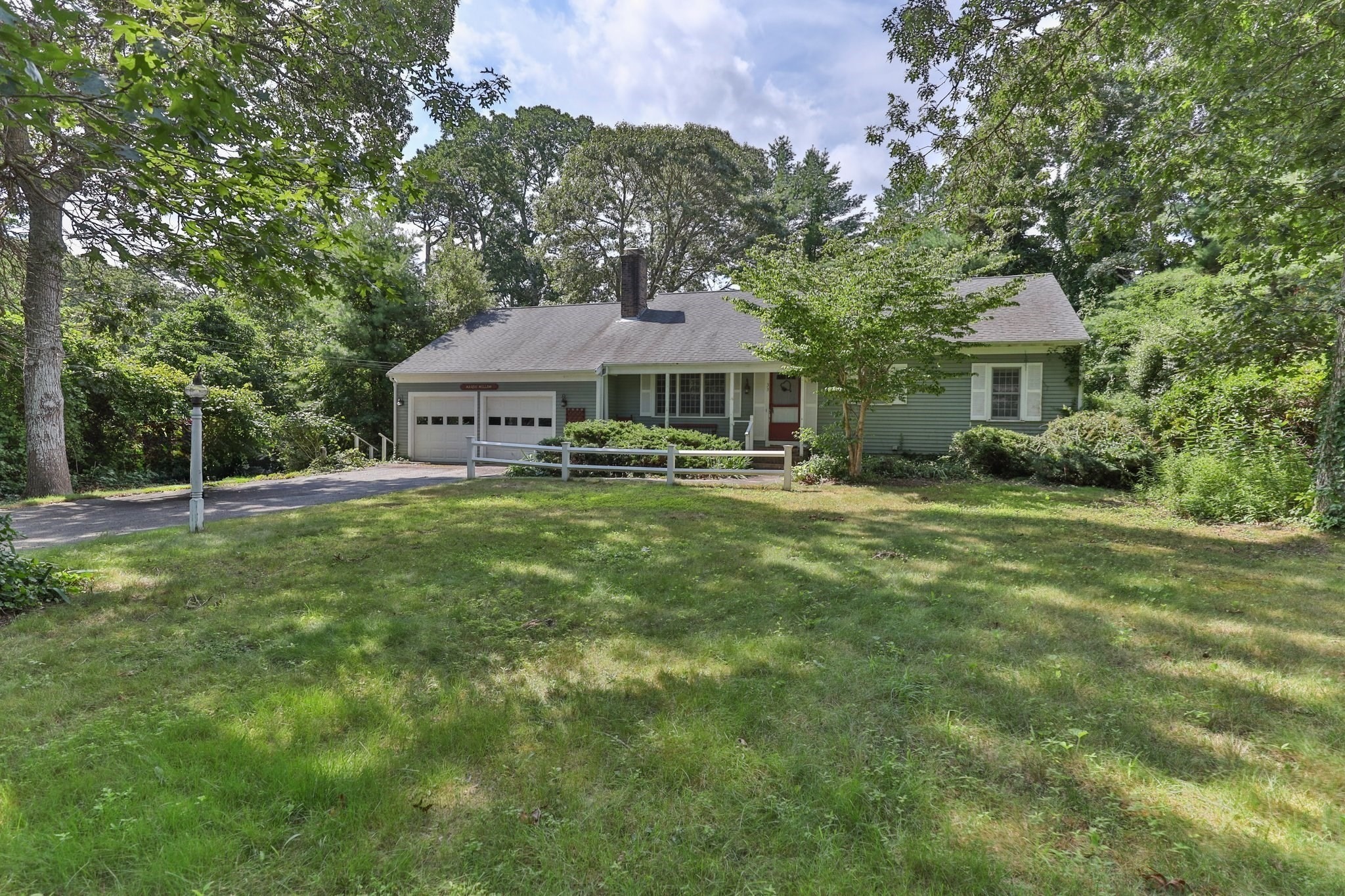 Ellis Cir, Yarmouth Port, MA 02675