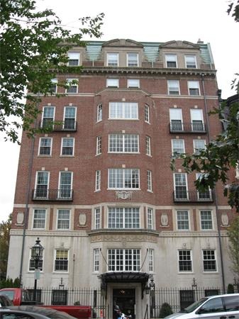 Commonwealth Ave, Boston, MA 02116