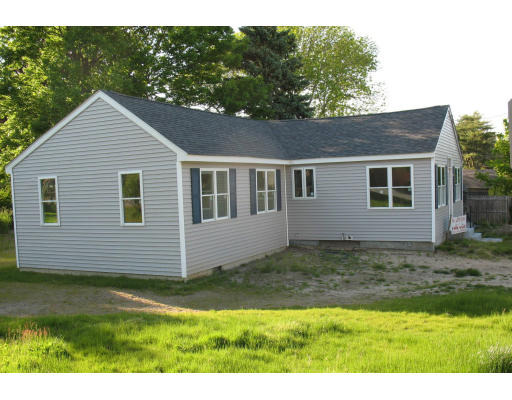 6th St, Warren, RI 02885