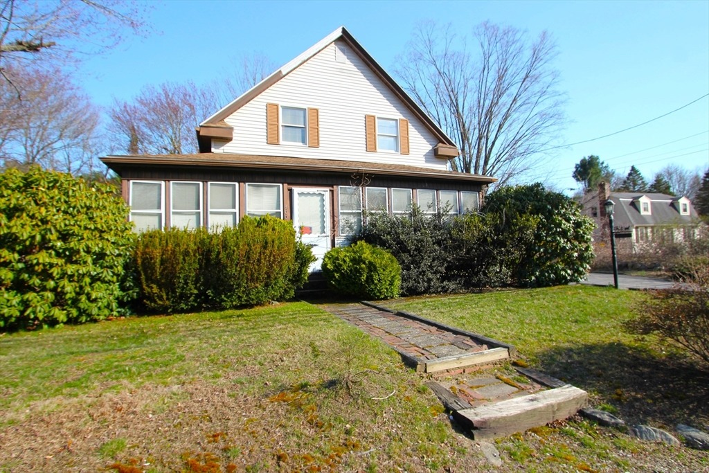 Chestnut St, Franklin, MA 02038