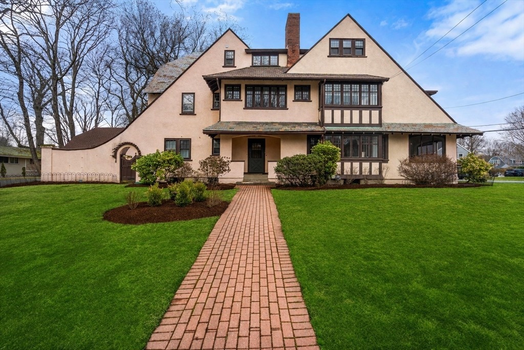 Leighton Rd, Wellesley, MA 02482