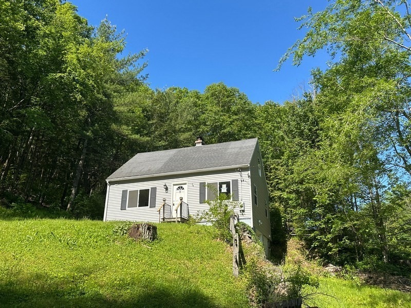 Woronoco Rd, Blandford, MA 01008