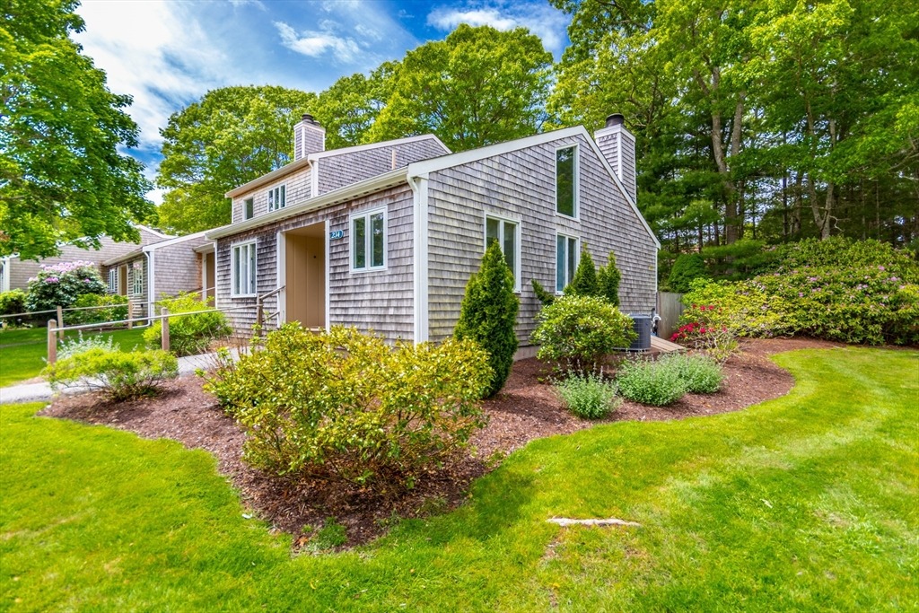 Seaward Bnd, Teaticket, MA 02536