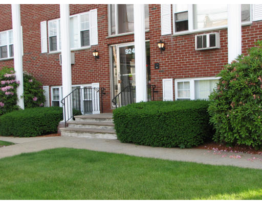 Main St, Woburn, MA 01801