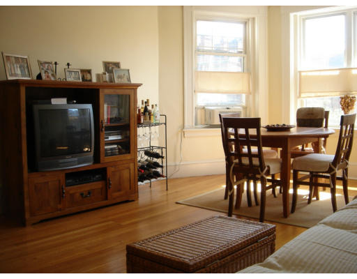 Beacon St, Boston, MA 02215