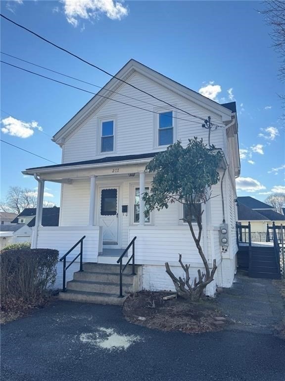 Mauran Ave, East Providence, RI 02914