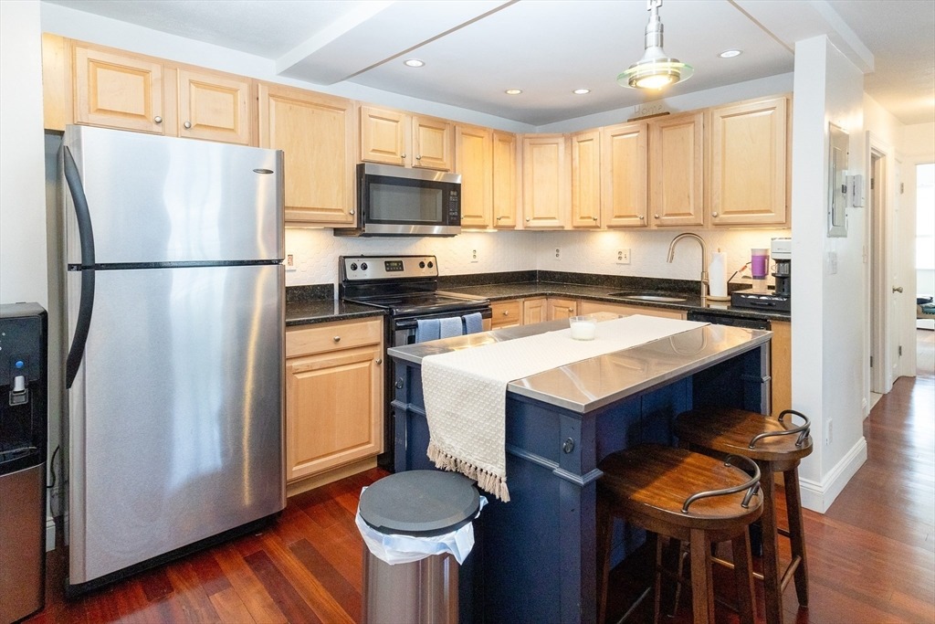 Commercial St, Braintree, MA 02184