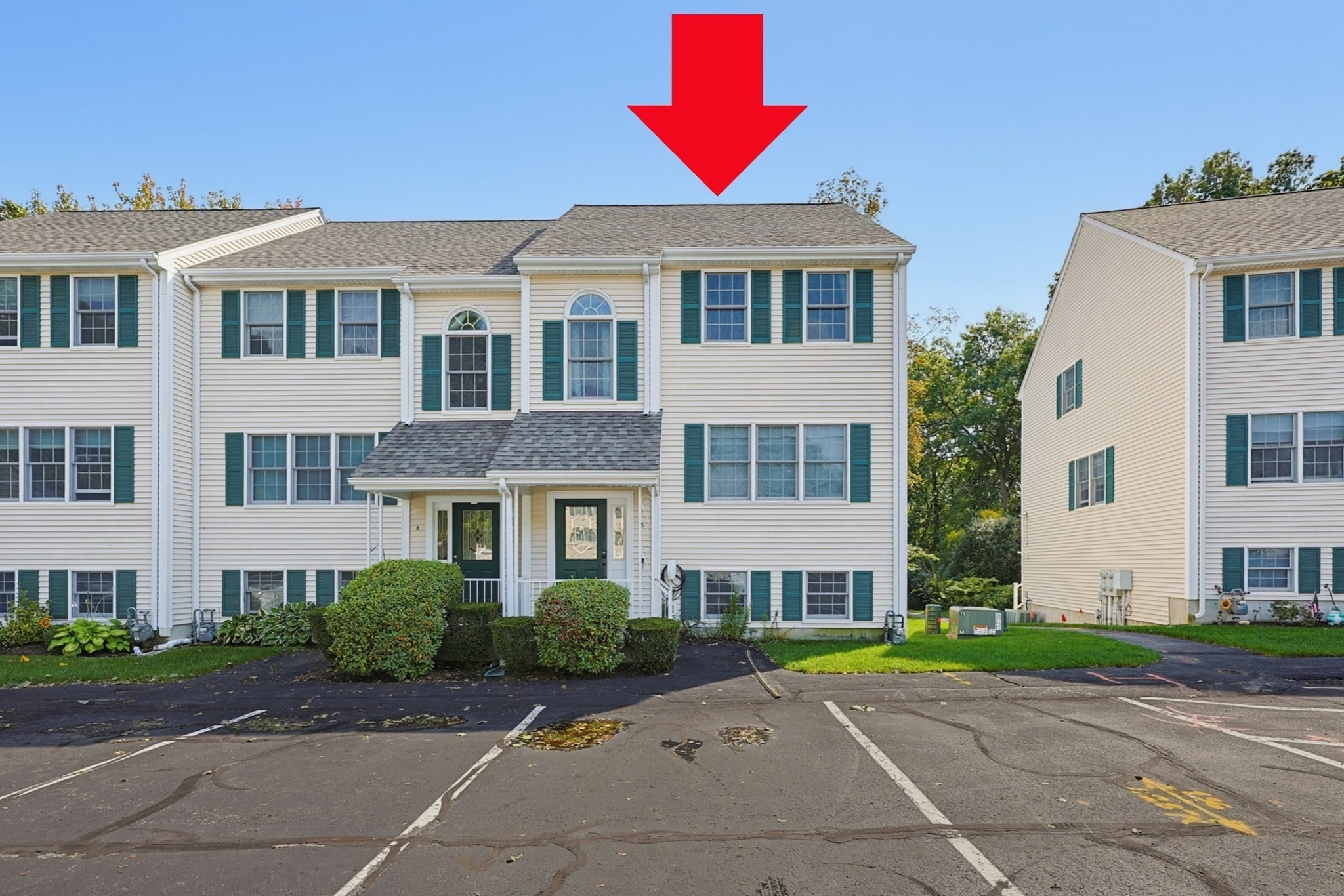 Dennis St, Attleboro, MA 02703