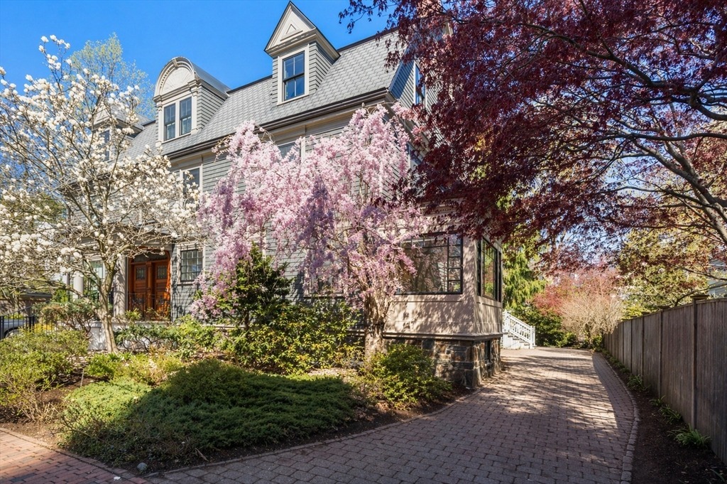 Farrar St, Cambridge, MA 02138