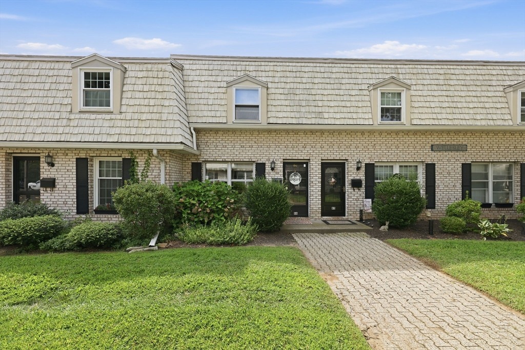 Corey Colonial , Agawam, MA 01001