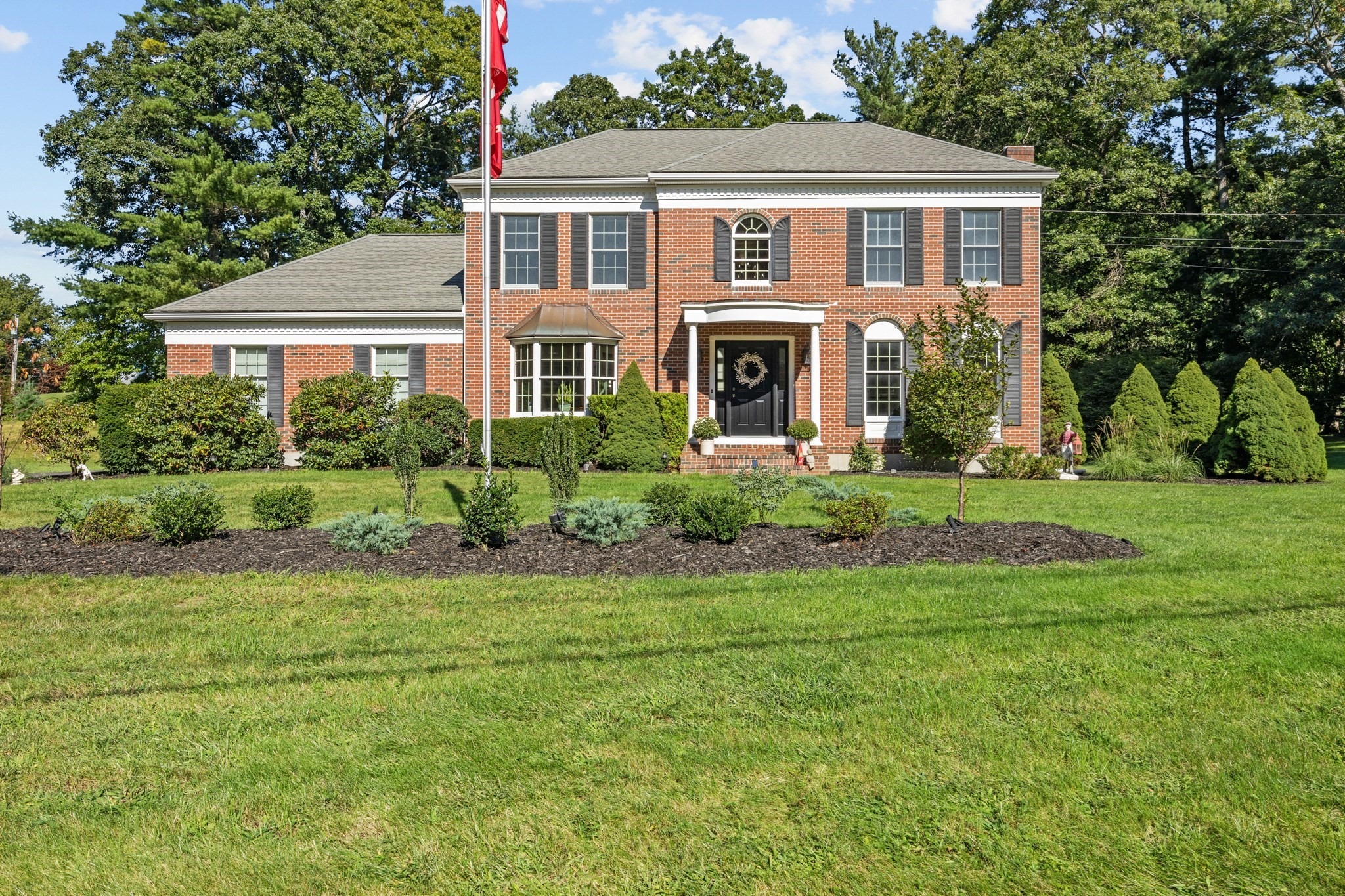 Diniz Dr, Raynham, MA 02767