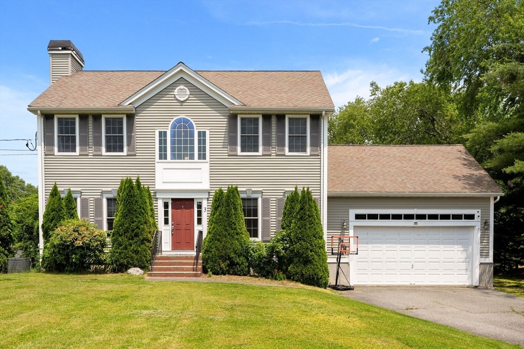 Forty Second St, Taunton, MA 02780
