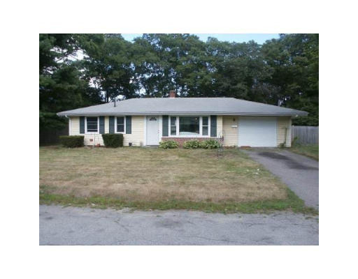 Roslyn Rd, Brockton, MA 02302