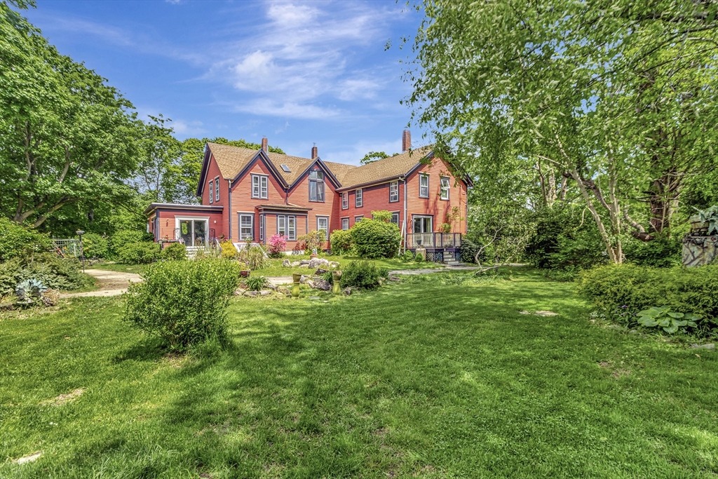 Nanaquaket Rd, Tiverton, RI 02878
