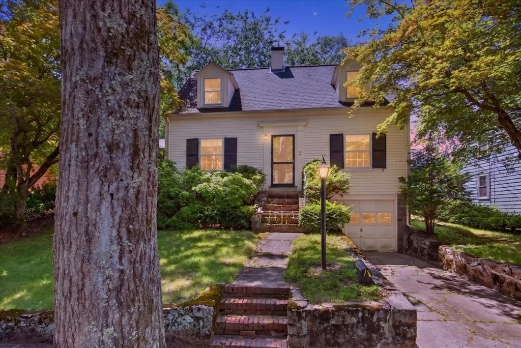 Leland Rd, Chestnut Hill, MA 02467