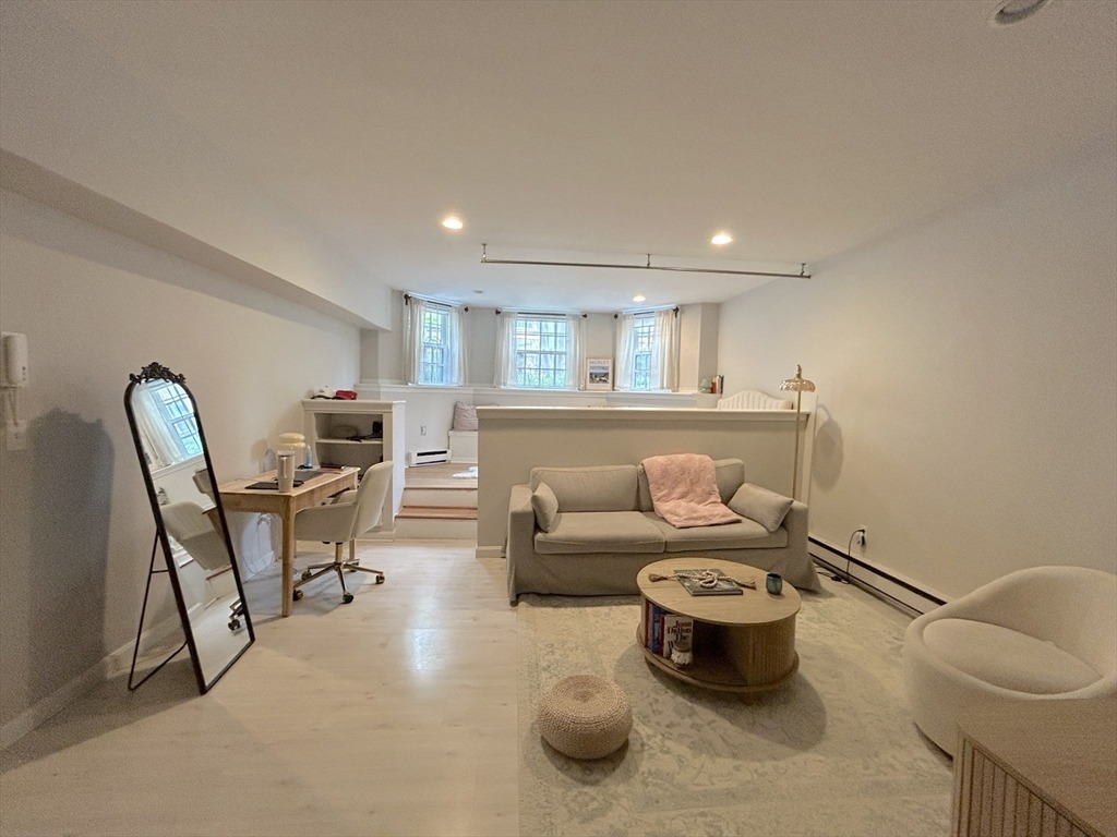 Beacon St, Boston, MA 02116
