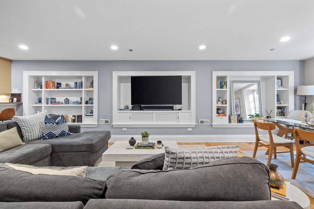 Worcester St, Boston, MA 02118