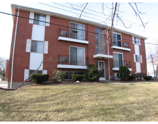 Endicott St, Norwood, MA 02062