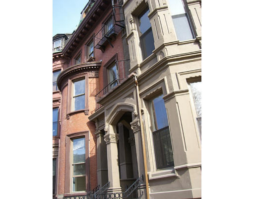 Commonwealth Ave, Boston, MA 02116