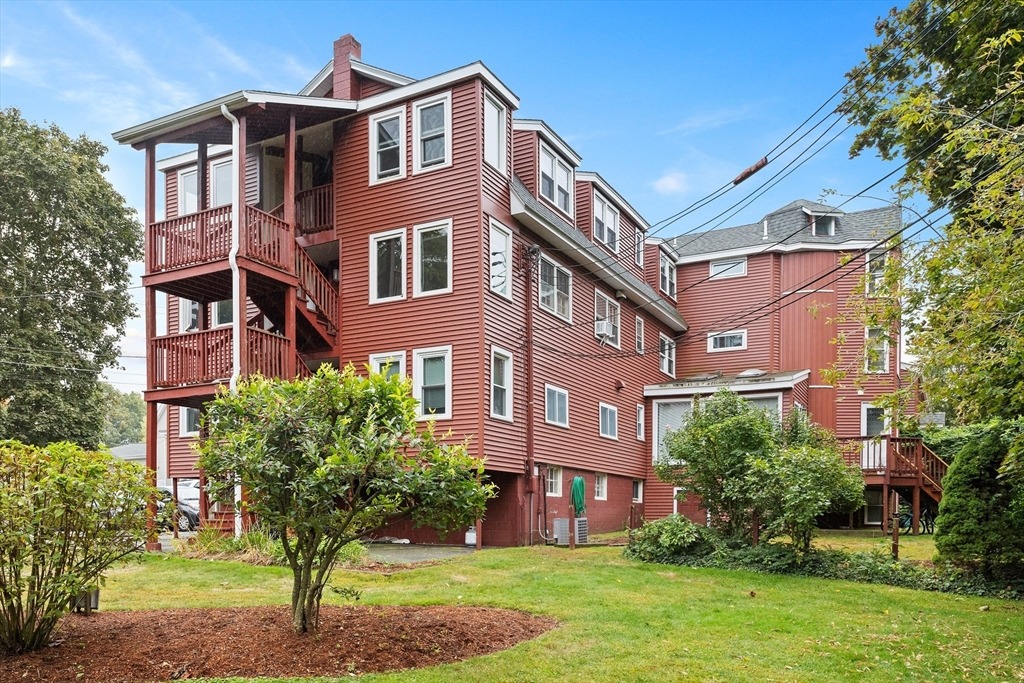 Middlesex St, North Chelmsford, MA 01863