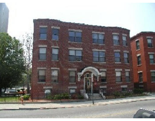 Main St, Malden, MA 02148