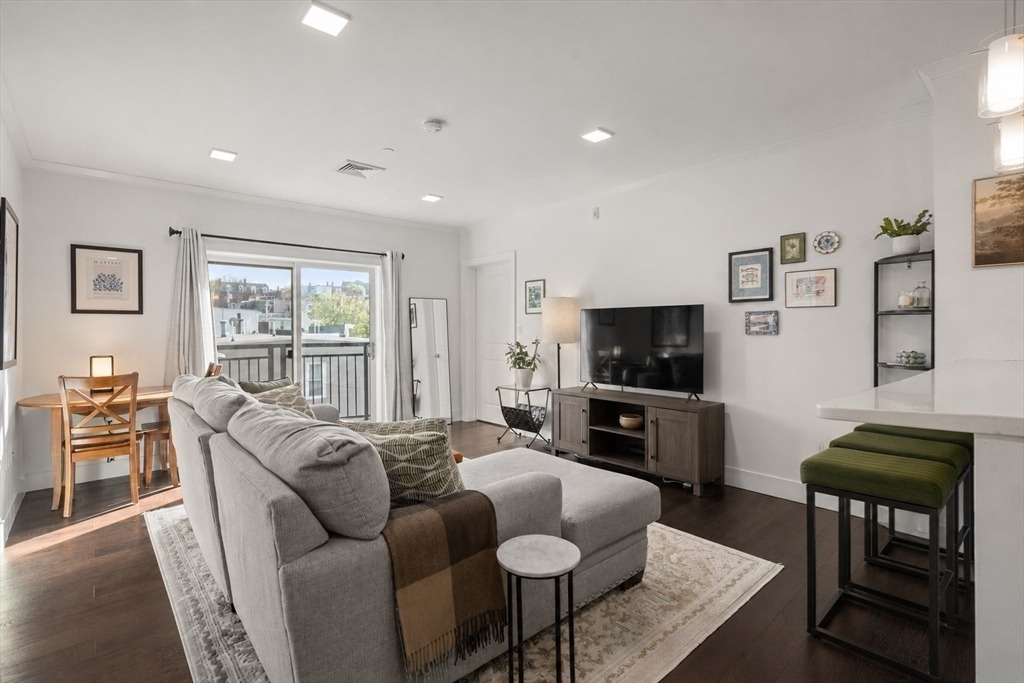 Maverick St, East Boston, MA 02128